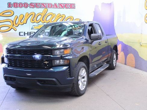 Used 2020 Chevrolet Silverado 1500 Custom image 2