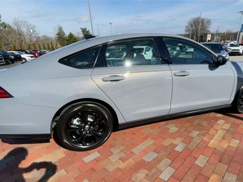 Certified 2025 Honda Accord SE image 2