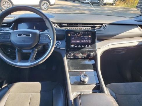 Used 2024 Jeep Grand Cherokee L Laredo image 26