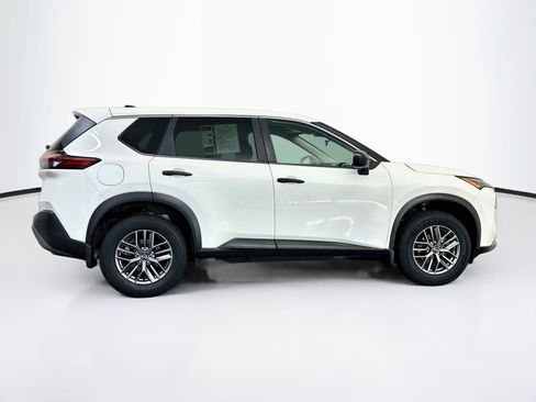 Used 2023 Nissan Rogue S AWD/4WD image 10