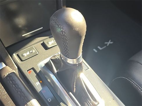 Used 2019 Acura ILX w/ Premium Package image 24