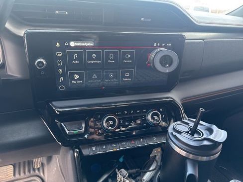 Used 2024 GMC Sierra 2500 AT4 w/ AT4 Premium Plus Package image 15