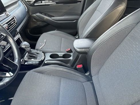 Used 2023 Kia Seltos S w/ Navigation Package image 11