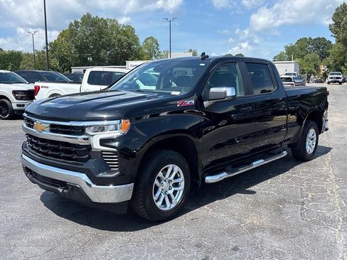 Used 2022 Chevrolet Silverado 1500 LT w/ Z71 Off-Road Package AWD/4WD image 3