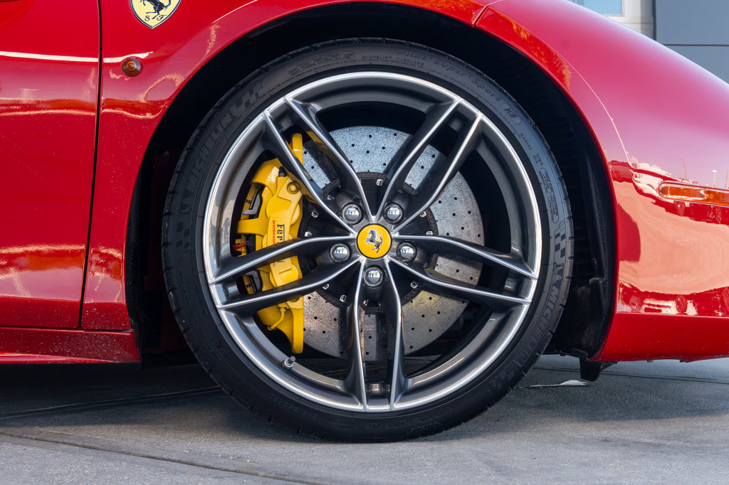 Used 2018 Ferrari 488 Spider RWD image 22