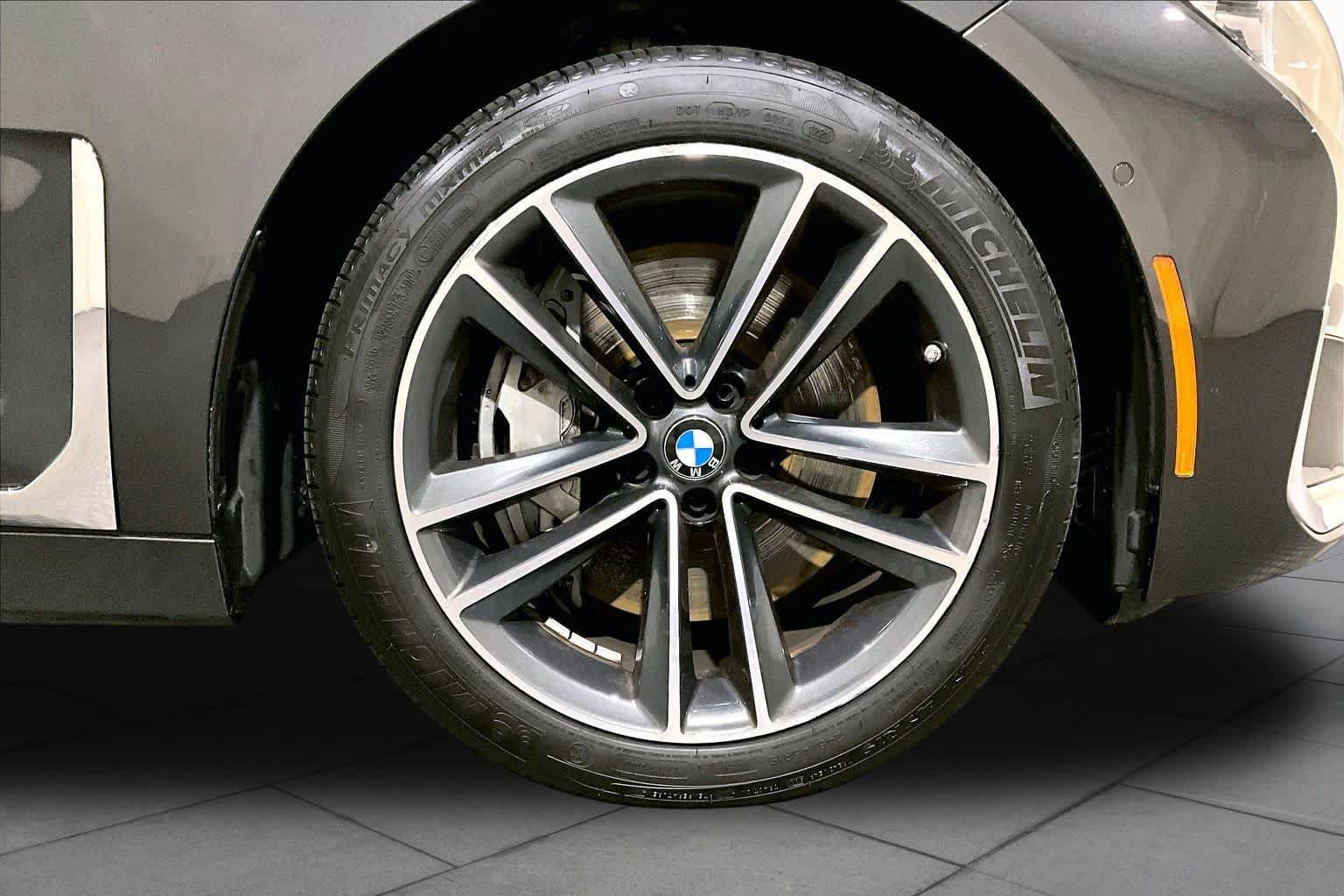 Used 2022 BMW 750i xDrive AWD/4WD image 10