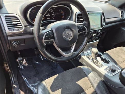 Used 2020 Jeep Grand Cherokee Altitude AWD/4WD image 10