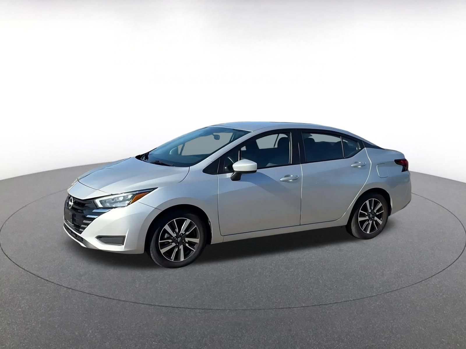 Used 2025 Nissan Versa SV FWD image 7