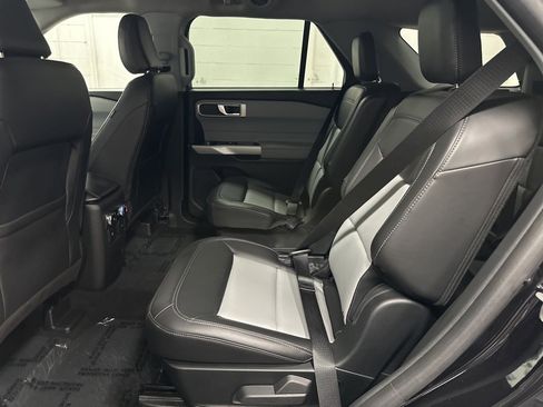 Used 2023 Ford Explorer XLT w/ Equipment Group 202A image 22