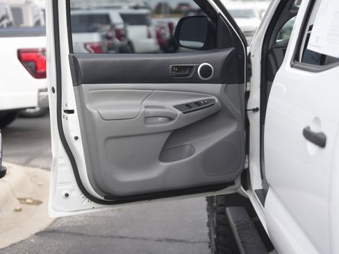 Used 2013 Toyota Tacoma 4x4 Double Cab image 29