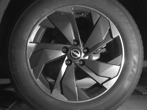 Used 2025 Nissan Rogue SV image 14