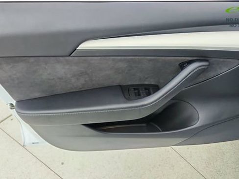 Used 2022 Tesla Model 3 Long Range AWD/4WD image 33