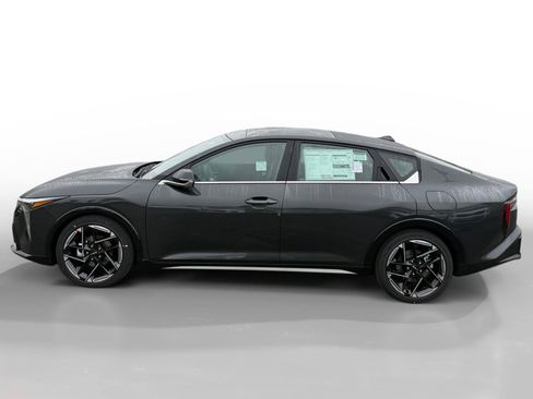 New 2025 Kia K4 GT-Line image 2