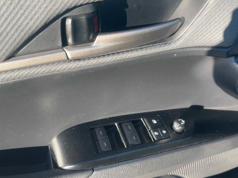 Used 2025 Toyota Camry SE FWD image 28