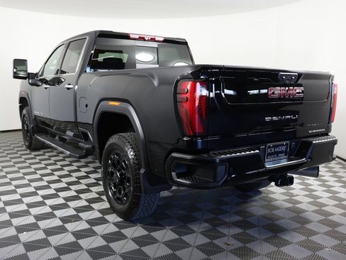 Certified 2025 GMC Sierra 3500 Denali w/ Denali Reserve Package image 6