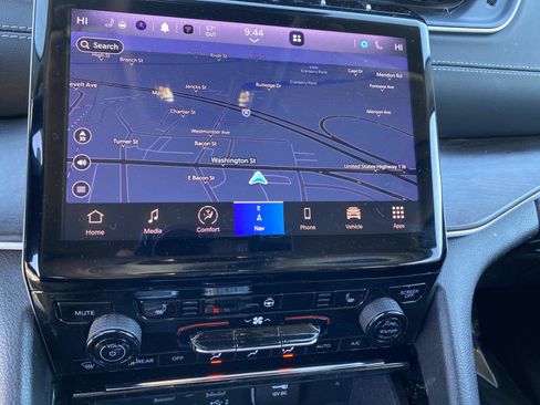 Used 2023 Jeep Grand Cherokee L Limited w/ Black Appearance Package image 12