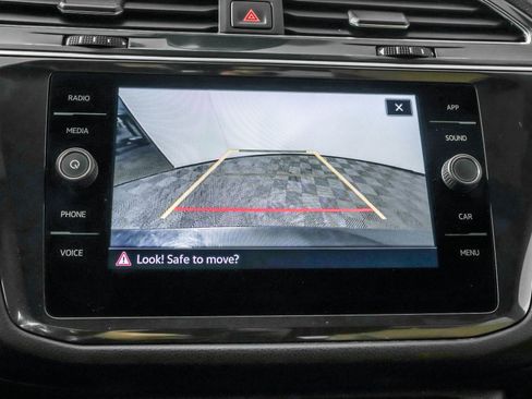 Used 2023 Volkswagen Tiguan SE image 8