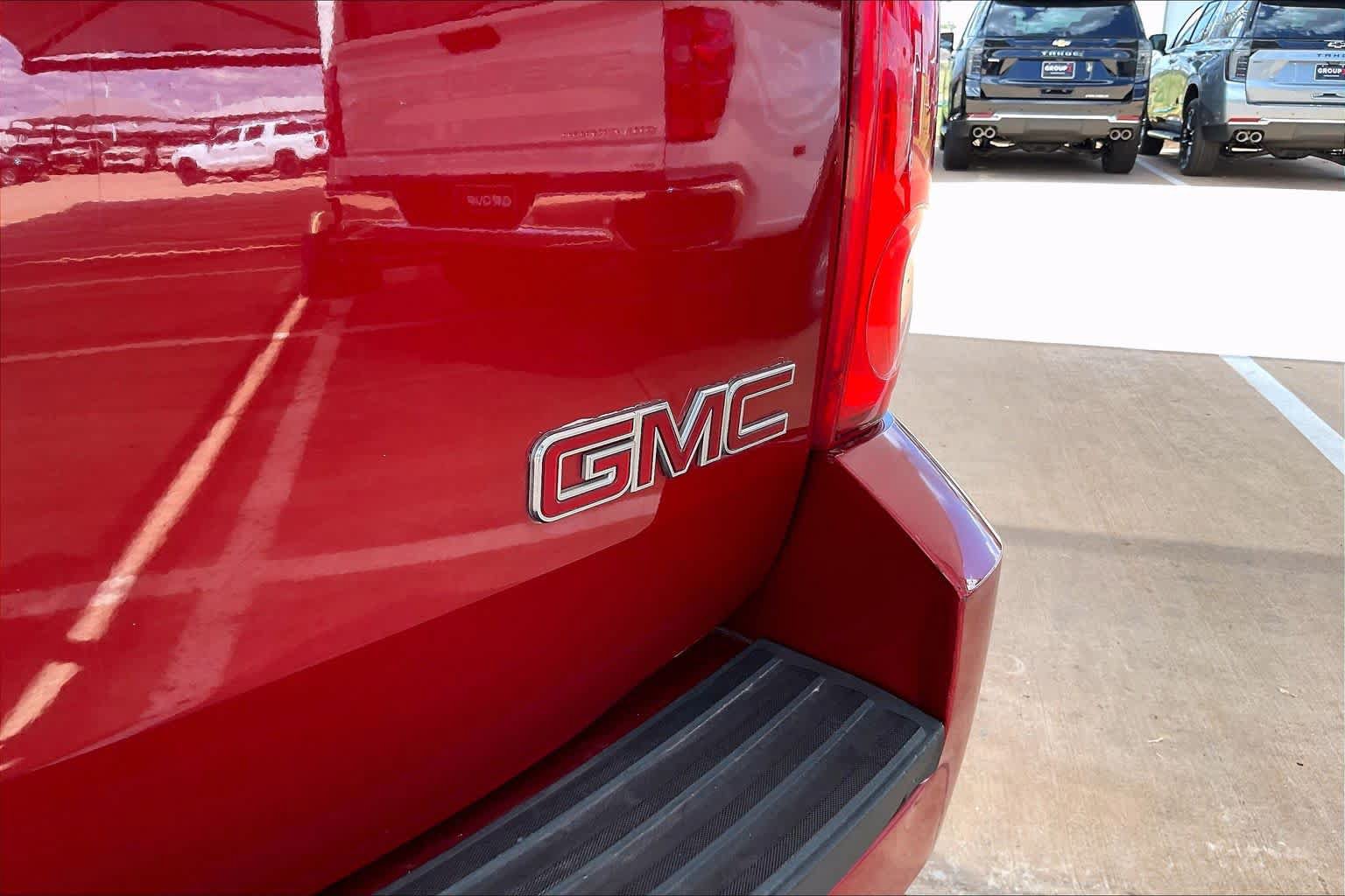 Used 2013 GMC Yukon XL SLT w/ SLT-2 Equipment Package AWD/4WD image 30