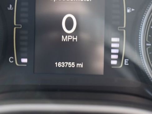 Used 2015 Jeep Cherokee Latitude w/ Comfort/Convenience Group image 31