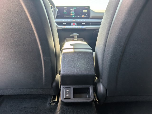 Used 2025 Kia K4 FWD image 28