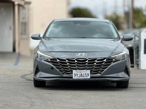 Used 2023 Hyundai Elantra Blue FWD image 4