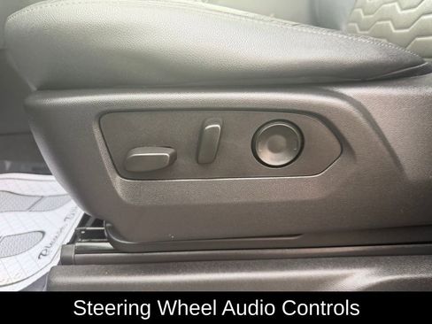 Used 2022 Chevrolet Silverado 1500 ZR2 w/ Technology Package image 19