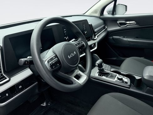 Used 2025 Kia Sportage LX AWD/4WD image 10