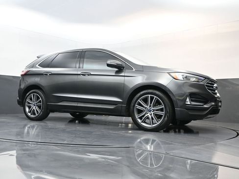 Used 2019 Ford Edge Titanium image 26