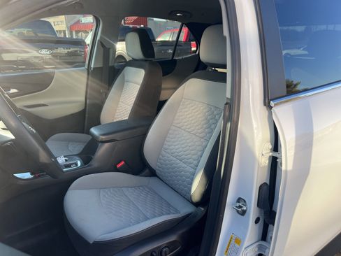 Used 2021 Chevrolet Equinox LT image 11