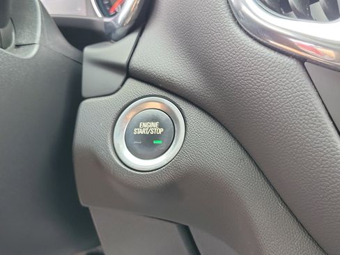 Used 2023 Chevrolet Equinox LT image 28