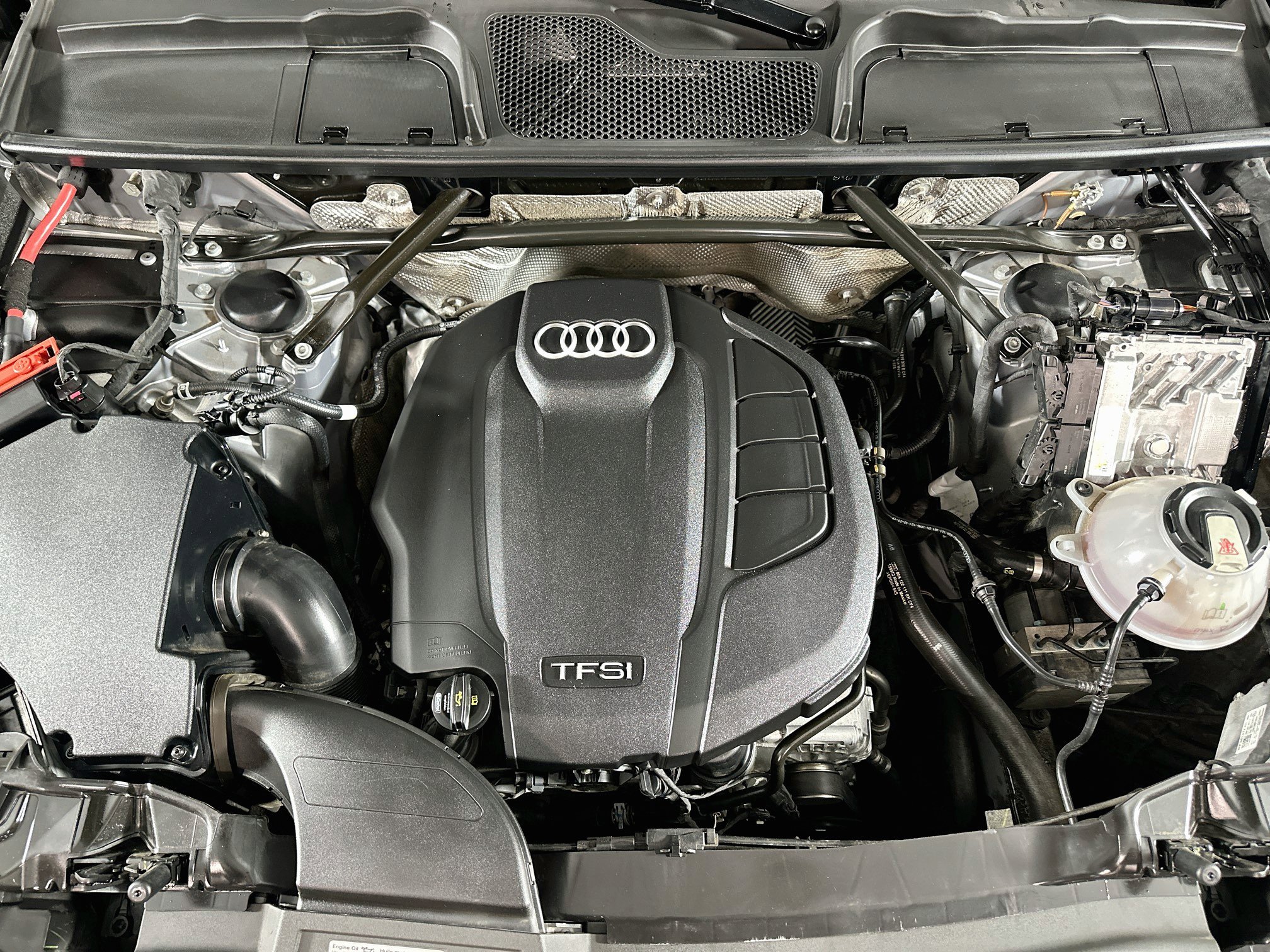 Used 2020 Audi Q5 2.0T Premium Plus w/ Premium Plus Package AWD/4WD image 35