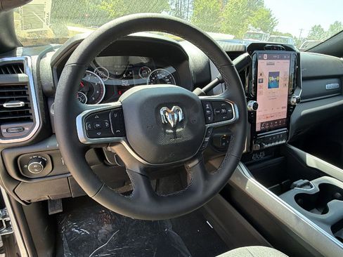 New 2026 RAM 2500 Big Horn AWD/4WD image 21