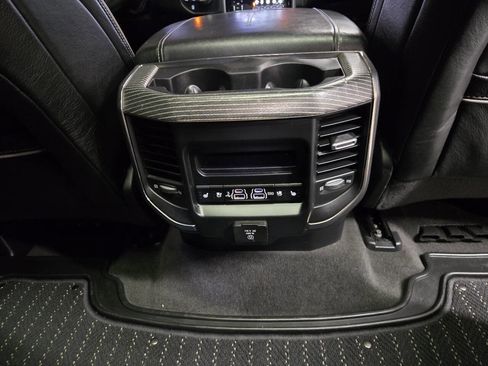 Used 2020 RAM 1500 Limited w/ Black Appearance Package AWD/4WD image 28