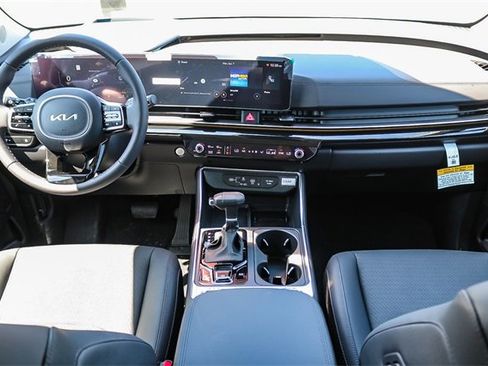 New 2025 Kia Carnival SX Prestige image 14