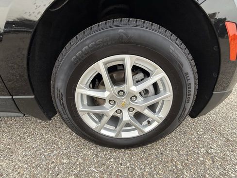 Used 2022 Chevrolet Equinox LS w/ LS Convenience Package image 9