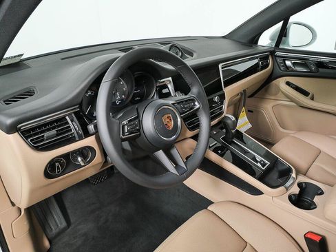 Certified 2026 Porsche Macan Turbo AWD/4WD image 4