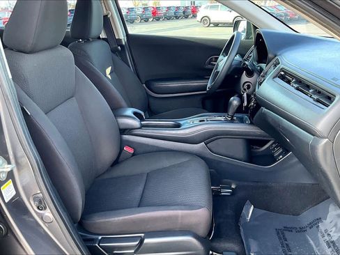 Used 2016 Honda HR-V LX image 9