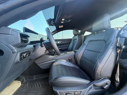 Used 2025 Ford Mustang Premium RWD image 19
