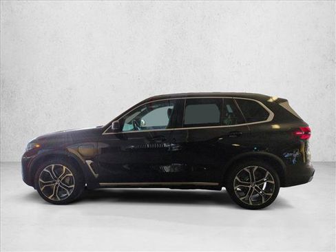 New 2026 BMW X5 xDrive50e image 5