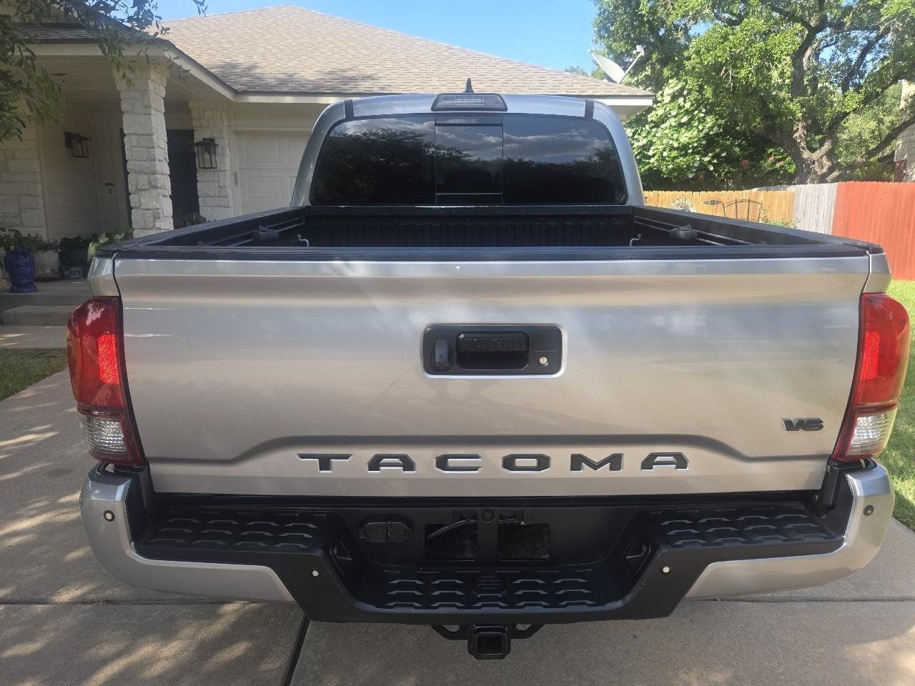 Used 2018 Toyota Tacoma TRD Sport w/ Technology Package RWD image 7