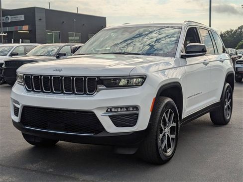 New 2025 Jeep Grand Cherokee Limited image 4