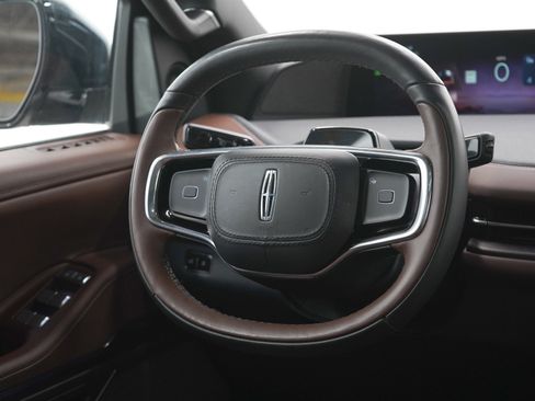 Used 2025 Lincoln Navigator Reserve AWD/4WD image 16