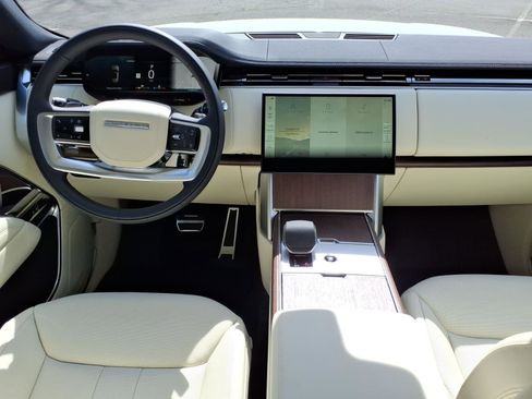 New 2026 Land Rover Range Rover Long Wheelbase SE AWD/4WD image 4