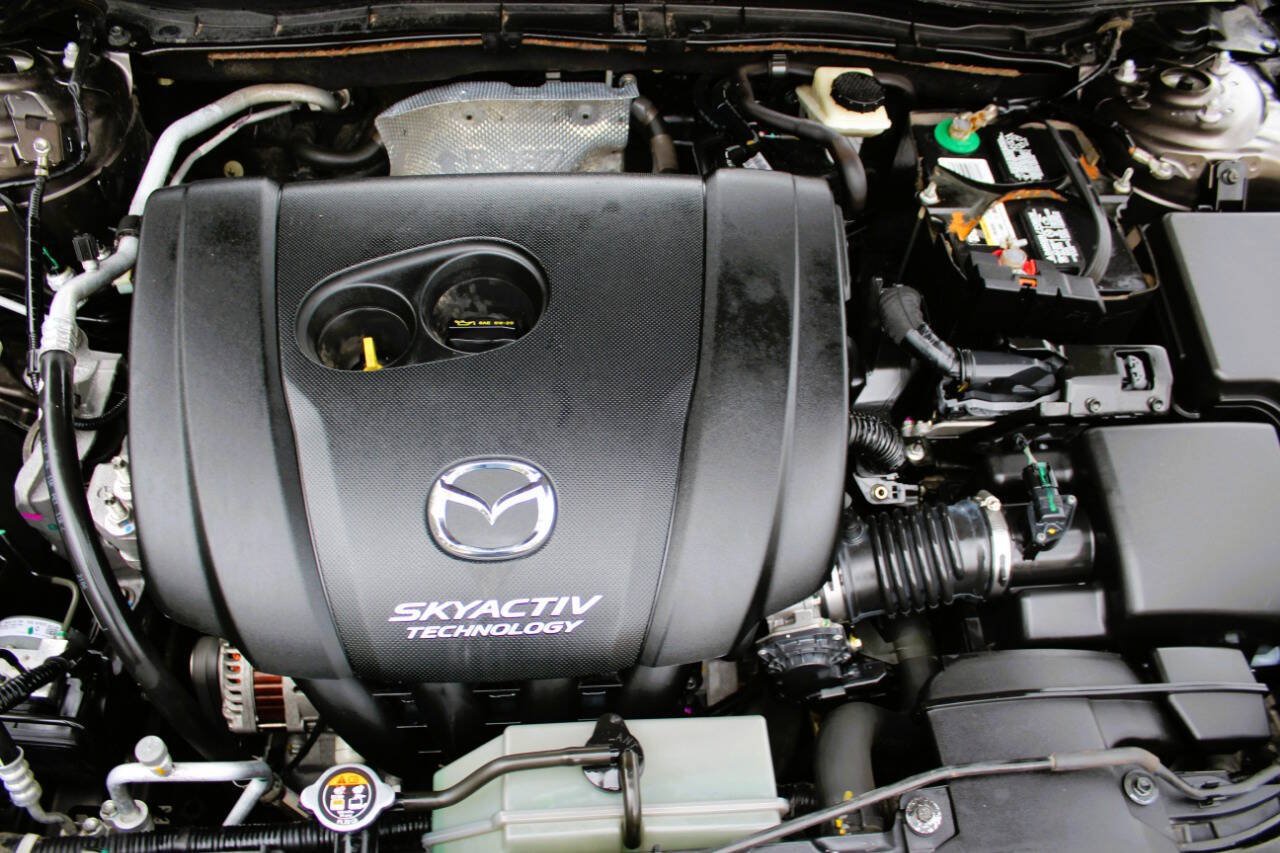 Used 2017 MAZDA MAZDA3 Touring w/ Popular Equipment Package FWD image 12