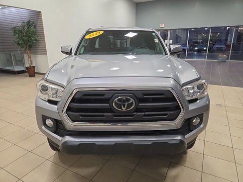 Used 2019 Toyota Tacoma SR5 image 4