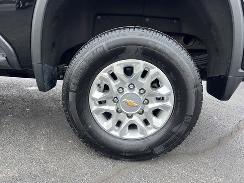 Used 2024 Chevrolet Silverado 2500 LTZ w/ LTZ Convenience Package image 16