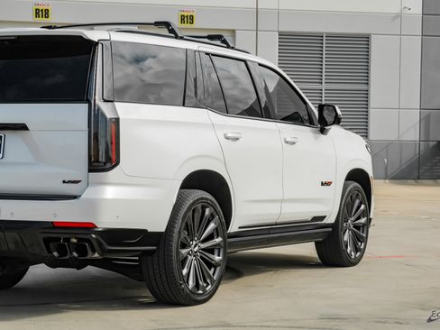 Used 2025 Cadillac Escalade V w/ LPO, Floor Liner Package image 15