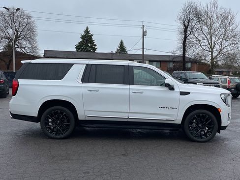 Used 2024 GMC Yukon XL Denali AWD/4WD image 8