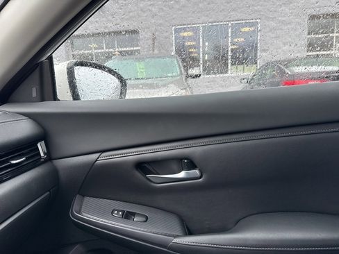 Used 2021 Nissan Sentra SV image 9