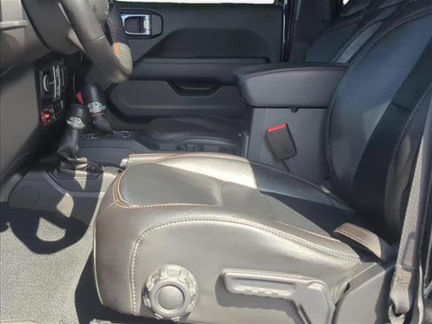 Used 2022 Jeep Wrangler Unlimited Rubicon w/ Dual Top Group image 19